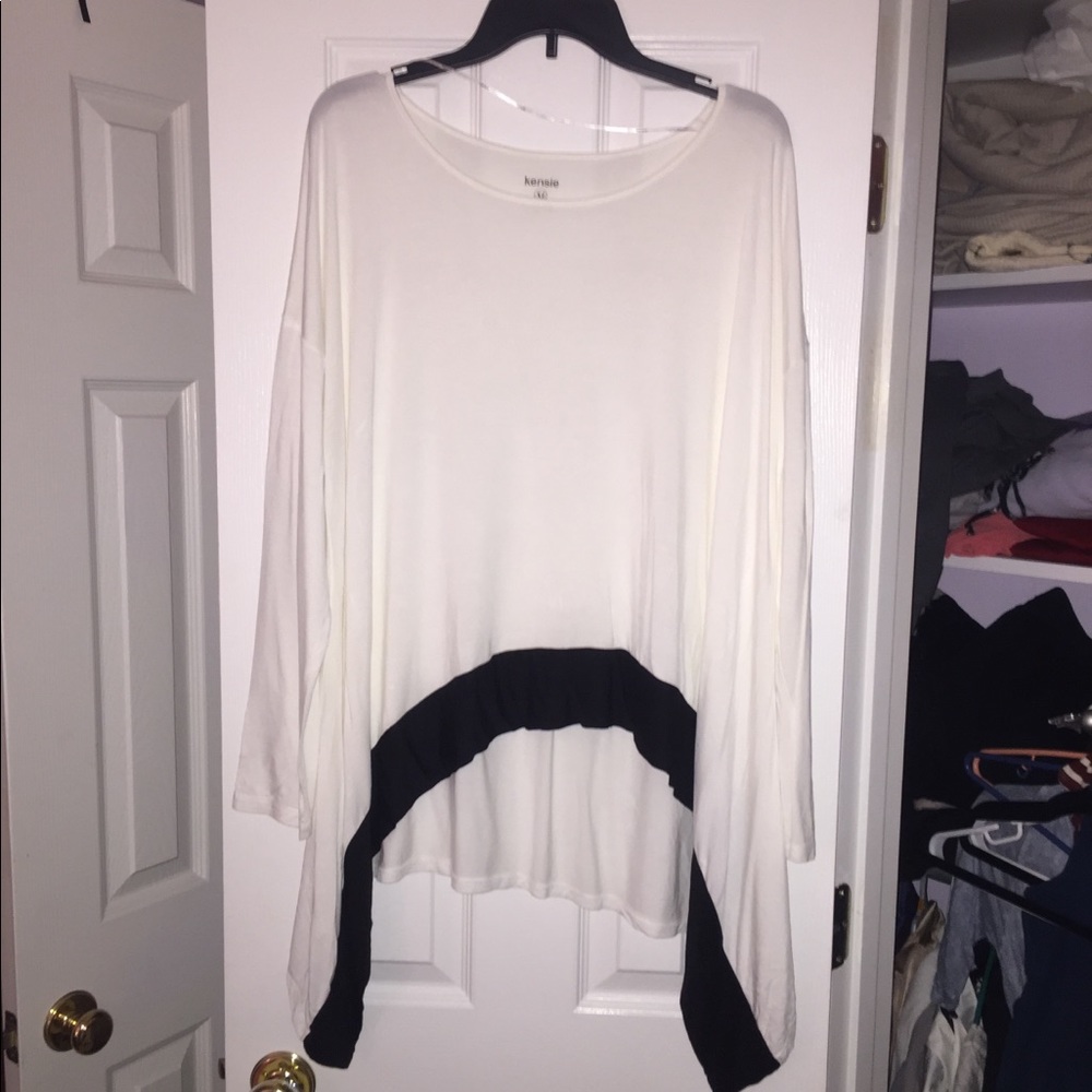 Kensie flowy drapy colorblock tunic